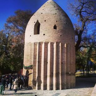 ویلا در کردان برج مقبره کردان