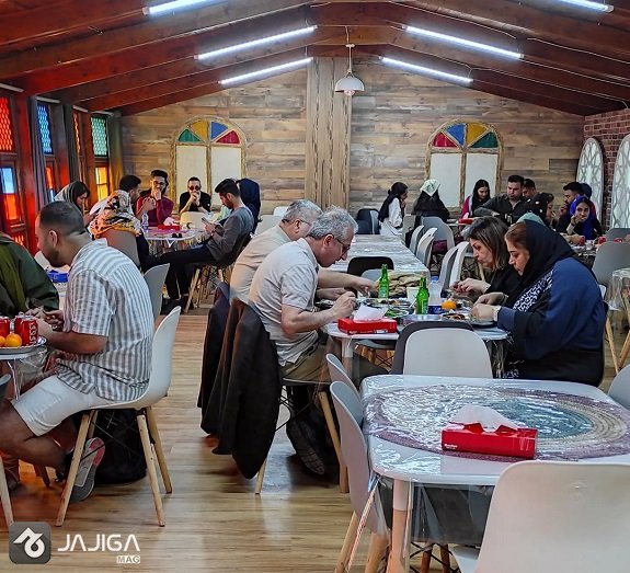 رستوران در جزیره هرمز