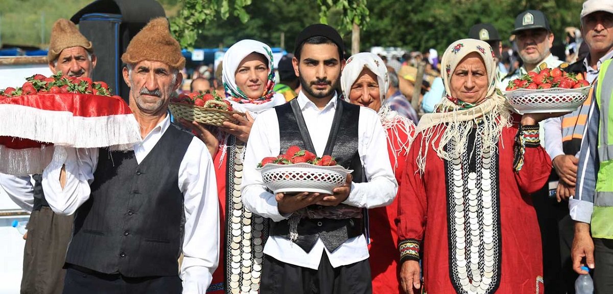 جشن توت فرنگی