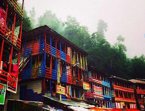 خانه های رنگارنگ امامزاده ابراهیم