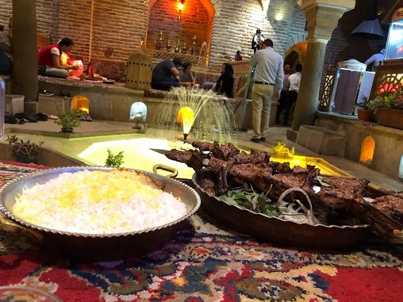 رستوران سنتی شاندیز حاجی همدان