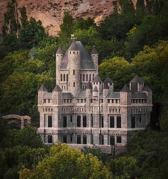 آغشت کجاست؟