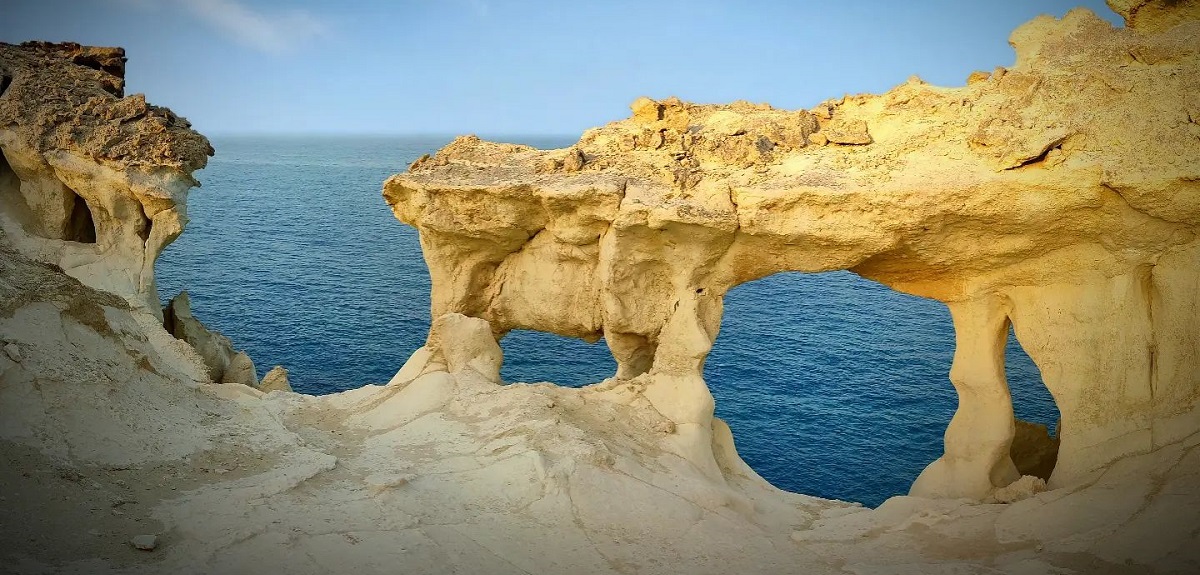 پنجره خلیج فارس کجاست