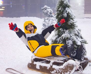 پارک برفی کیش، یخ بندان زیر آفتاب داغ جزیره