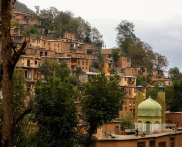 دیدنی‌های فومن، جایی میان مه، آرامش و خیال