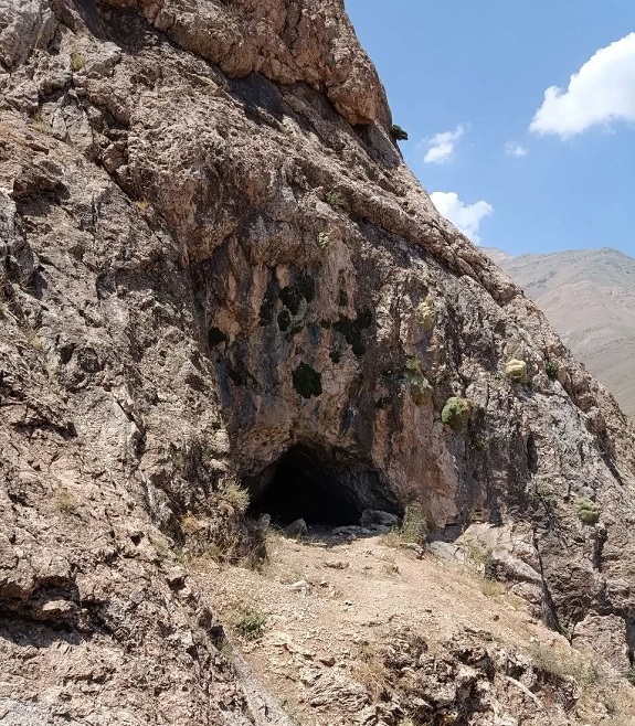 غار اسبول، جاذبه رازآلود فشم