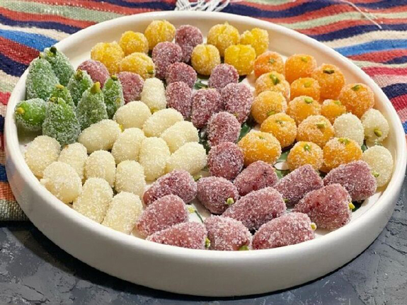 171712550 سوغات قزوین، طعم و هنر دست در دست هم