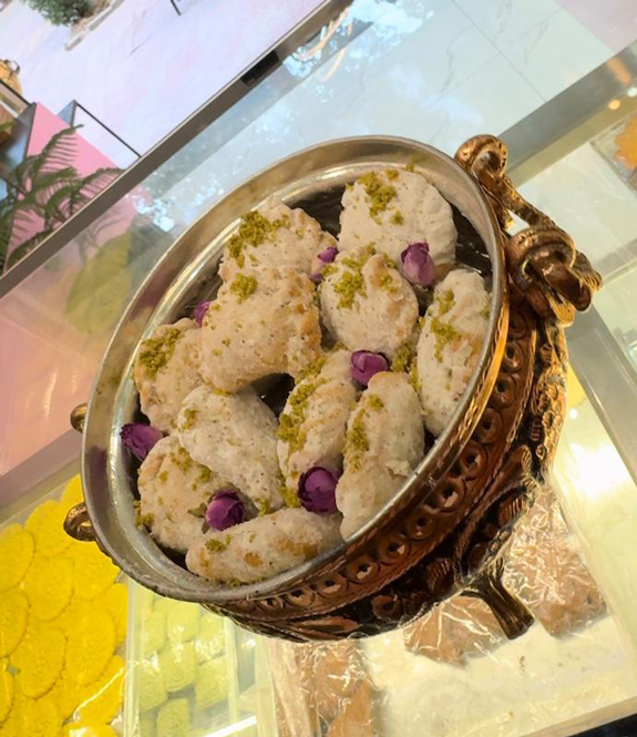 666545 سوغات قزوین، طعم و هنر دست در دست هم