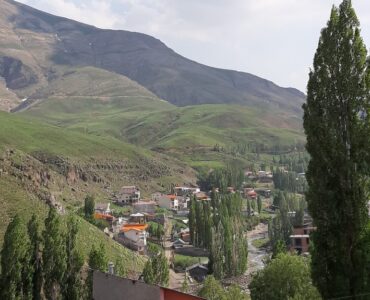دشت های رنگارنگ در پلور
