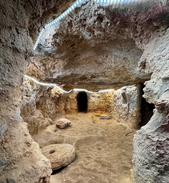 غار رئیس