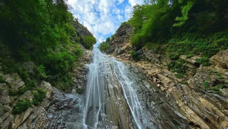 آبشار میلاش، یک جرعه خنکی در گرمای تابستان