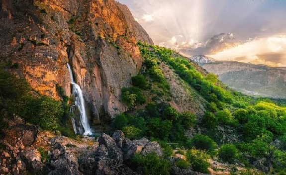 آبشار شاهاندشت