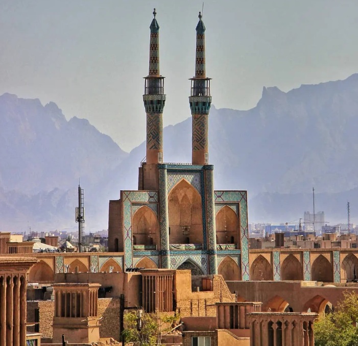 امیر چخماق کجاست میدان امیرچخماق یزد؛ جایی که تاریخ هنوز نفس میکشد