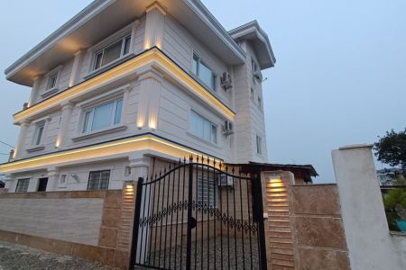 سوئیت حیاط دار در چالوس - خط هشت