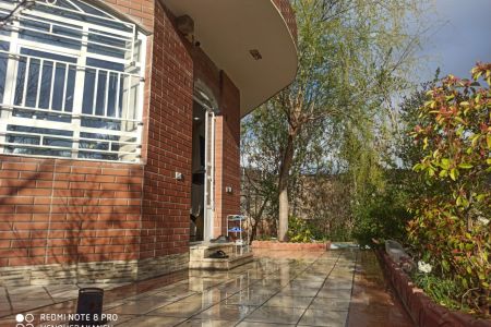 باغ ویلا استخردار در باغ بهادران - سعید آباد