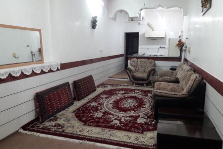 جناح بالقرب من محطة قطار شاهرود