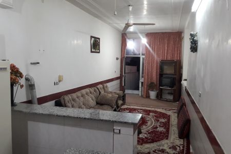 جناح بالقرب من محطة قطار شاهرود