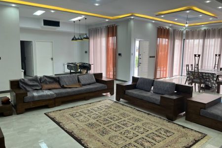 اجاره ویلا استخردار در چهارباغ - لشکرآباد
