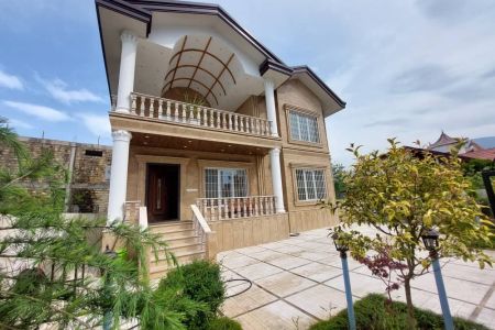ویلا دوبلکس استخردار در متل قو