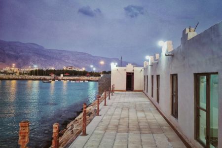 بومگردی لب دریا در عسلویه - سه تخته