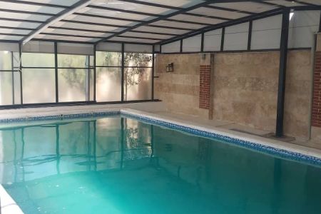 ویلا با استخر آبگرم در چهارباغ - زعفرانیه