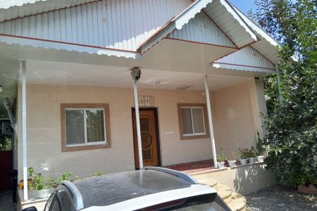 Renting a villa house in Sowmeh Sara - Pirsara