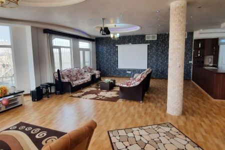 ویلا دوبلکس استخردار در چهارباغ - شهرک زعفرانیه