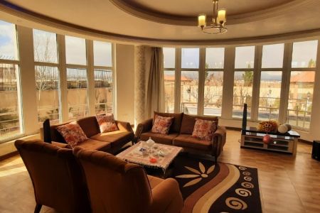 ویلا دوبلکس استخردار در چهارباغ - شهرک زعفرانیه