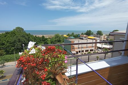 سوئیت مبله با چشم انداز دریا در انزلی