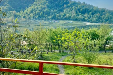 کلبه ژیمون کنار دریاچه سراگاه - آقای تالشی