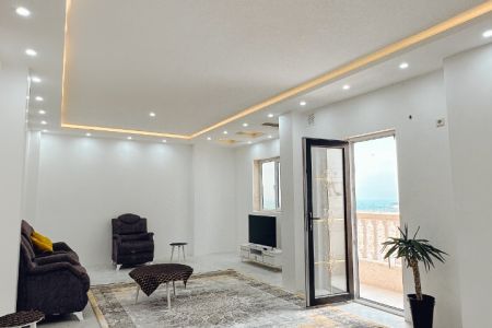 سوئیت نزدیک ساحل در ریشهر بوشهر - طبقه ۳