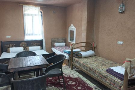 بومگردی در تخت سلیمان - اتاق ۵