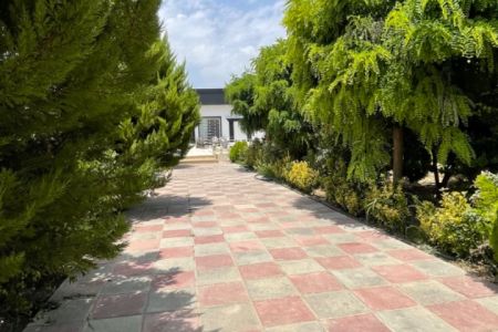 اجاره ویلا استخردار در چهارباغ - آغچه حصار
