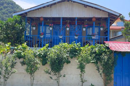 Renting a rural house in Miandeh Chaboksar