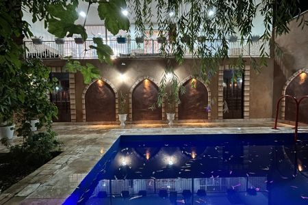 ویلا استخردار در باغ بهادران - سعید آباد