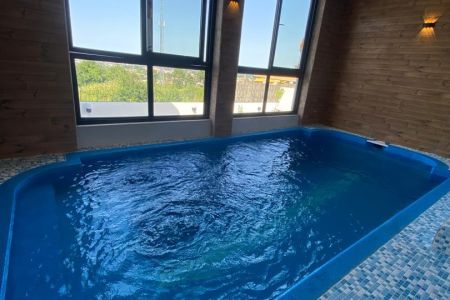 اجاره کلبه سوئیسی استخردار در پونل - بام سبز