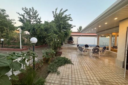ویلا استخردار در چهارباغ - زکی آباد
