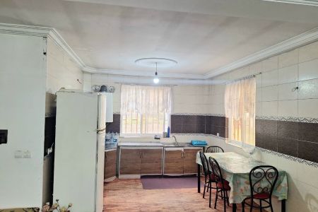 خانه با بالکنی رو به کوه در کجور - کندلوس