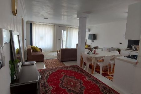 سوئیت تراس دار در رودبار - بالابازار