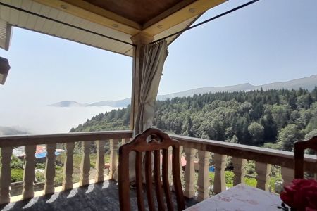 خانه با بالکنی رو به جنگل در جواهرده - ط دوم