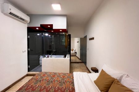 هاستل در اصفهان - اتاق جکوزی دار