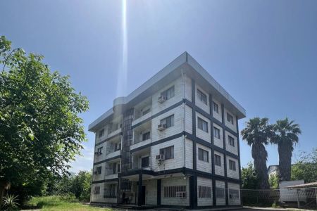 خانه حیاط دار در چالوس - بلوار رادیو دریا - ط ۴