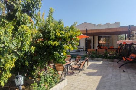 اجاره ویلا استخردار در چهارباغ - لشگرآباد