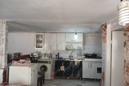 سوئیت کوهستانی نزدیک قلعه دیزین