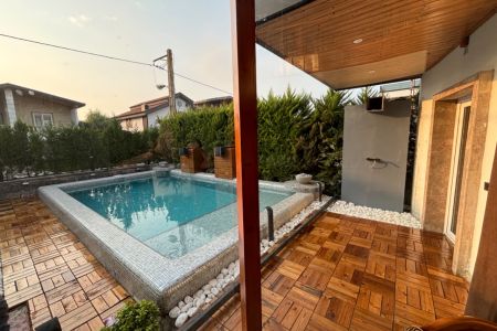 ویلا شیشه ایی استخردار در نوشهر - پنج خوابه