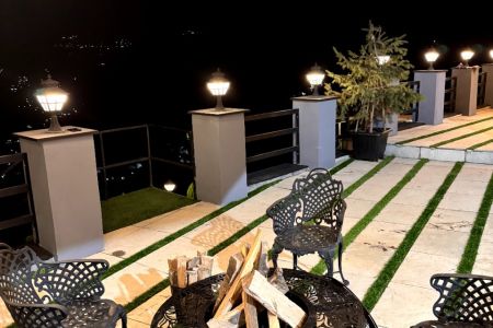 كوخ سويسري مع جاكوزي على طريق تونكابون 2000