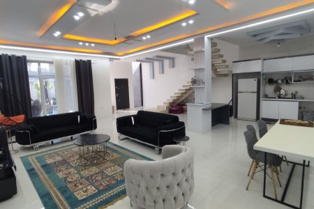 اجاره ویلا استخردار در چهارباغ - قاسم گرجی