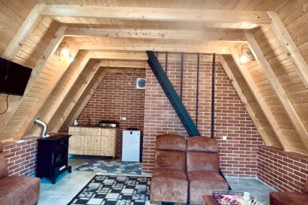 کلبه سوئیسی در بابلسر - اقاقیا