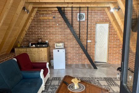 کلبه سوئیسی در بابلسر - اقاقیا