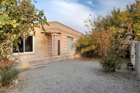 Villa with Pool in Chaharbagh - Ramjin